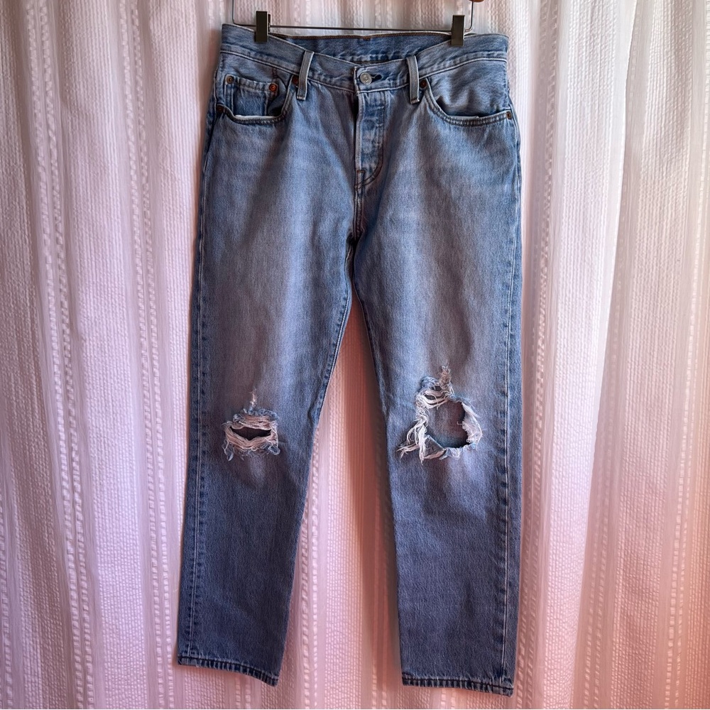 LEVIS 501 CT Jeans Men 28x34 (Actual 32x28)‎ Button Fly Distressed Ripped Light